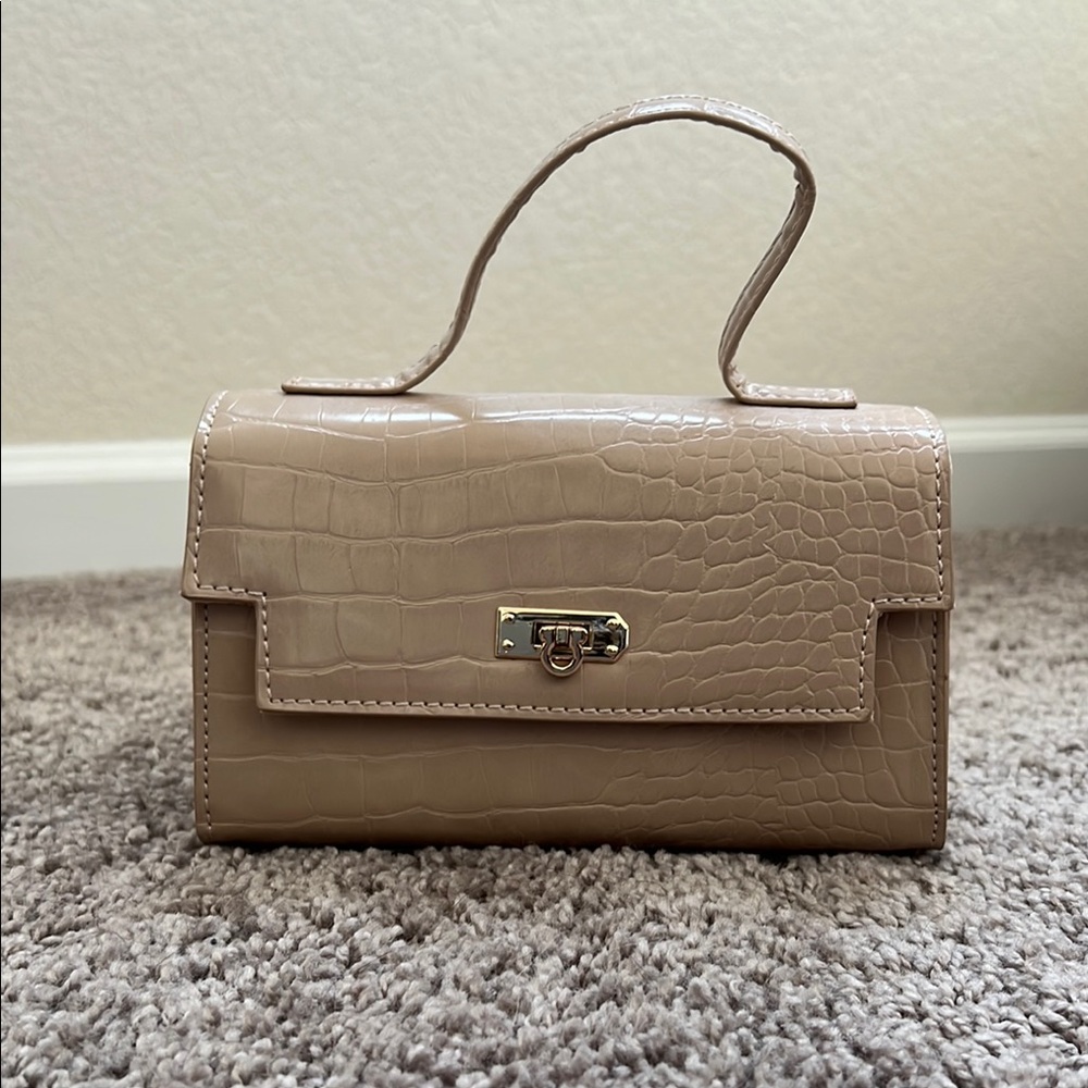 Elegant Tan Crocodile-Embossed Women's Bag